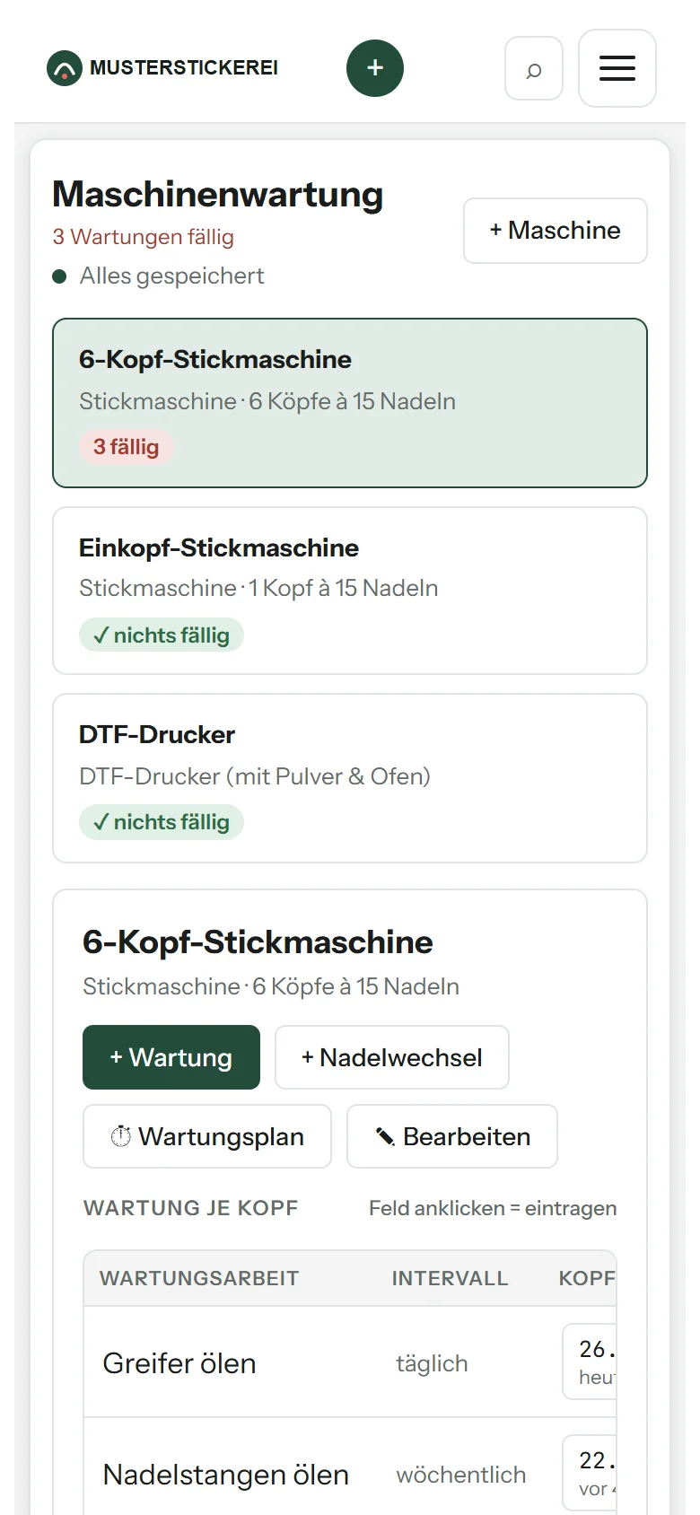 Maschinenwartung auf dem Handy mit den Maschinen und ihrem Stand